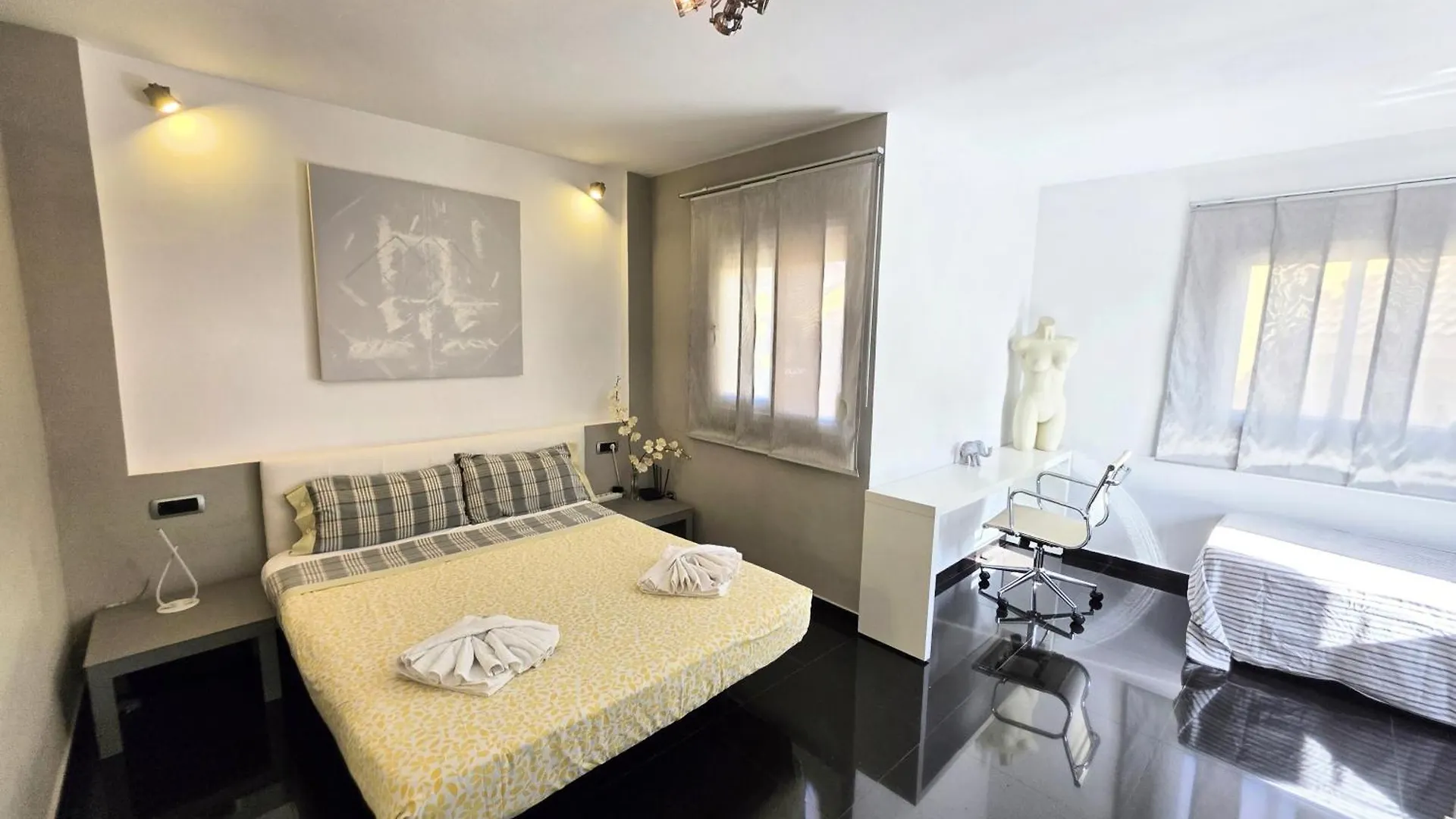 Suites Beach House Playa de las Americas  Spagna